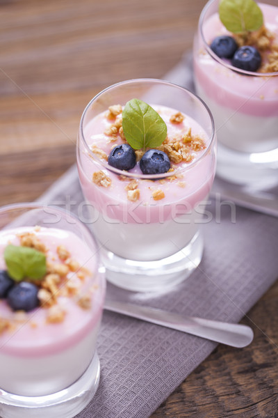 Foto stock: Delicioso · sobremesa · frutas · mesa · de · madeira