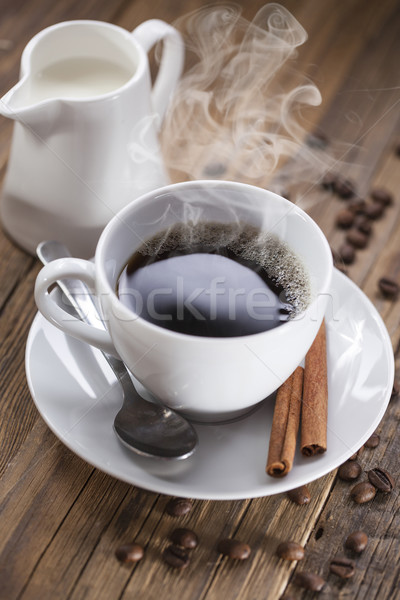 Heerlijk koffie snoep houten tafel studio dslr Stockfoto © BrunoWeltmann