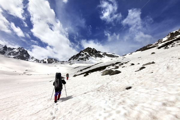 Twee wandelaars sneeuw plateau Turkije bergen Stockfoto © BSANI