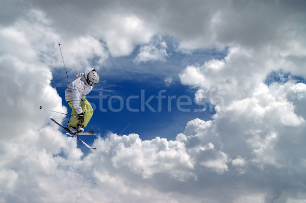 Freestyle Ski blauer Himmel Wolken Himmel Kreuz Stock foto © BSANI