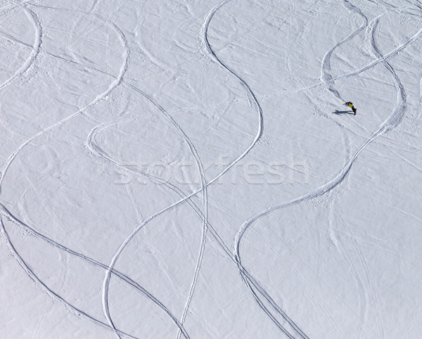 Snowboarder aus Steigung top Ansicht Stock foto © BSANI