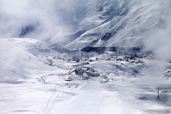 Top Ansicht Ski Resort Nebel Stock foto © BSANI