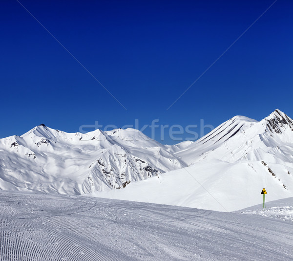 Skipiste Warnzeichen Berge Georgia Ski Stock foto © BSANI