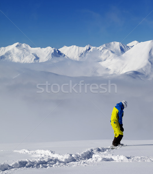 スノーボーダー スロープ 新しい 雪 コーカサス 山 ストックフォト © BSANI