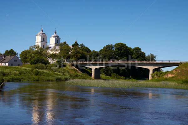 Charme Landschaft Fluss Brücke Bäume Kirche Stock foto © Bumerizz