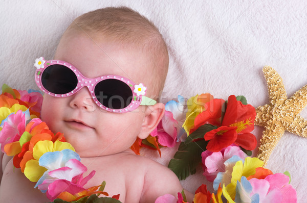 Trópusi vakáció gyönyörű kislány nap szemüveg Stock fotó © BVDC