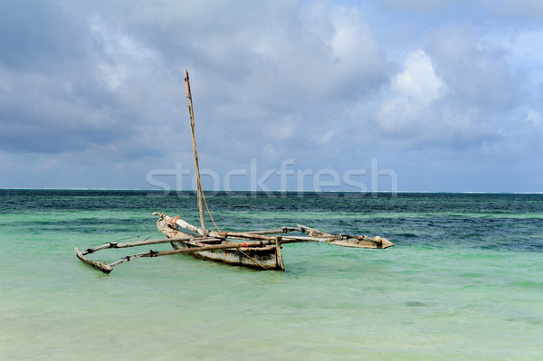 Eski ahşap balık tutma tekneler okyanus Kenya Stok fotoğraf © byrdyak