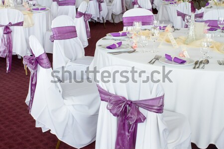 Bruiloft stoelen lint paars restaurant diner Stockfoto © c12