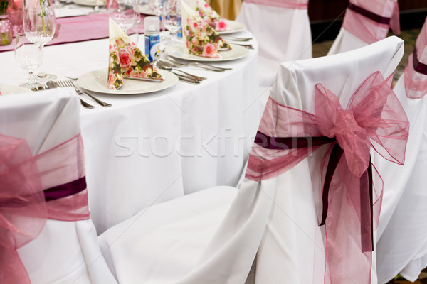 Bruiloft stoelen lint paars restaurant diner Stockfoto © c12