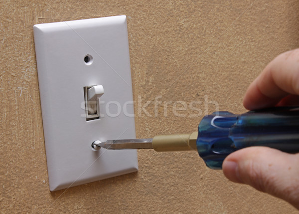 Installál villanykapcsoló borító kéz csavar sofőr Stock fotó © ca2hill