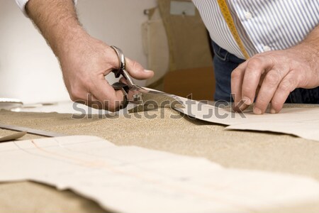 Détail main ciseaux sur mesure travail studio [[stock_photo]] © caimacanul