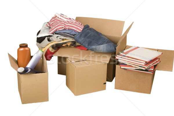 Foto stock: Transporte · cartão · caixas · livros · roupa · branco