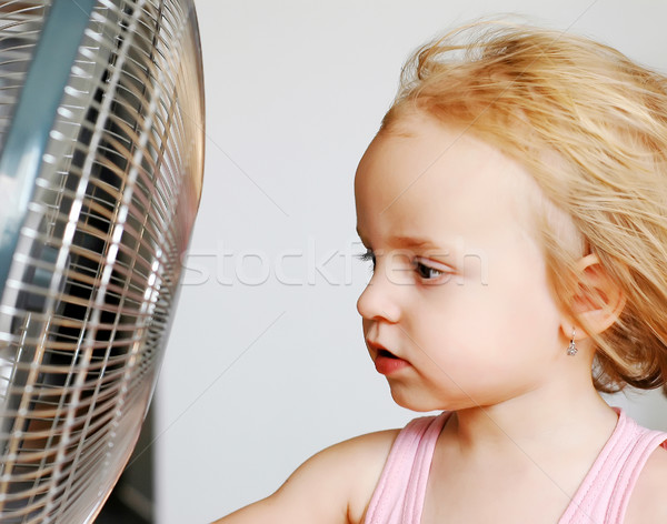 холодно девочку Постоянный вентилятор девушки красоту Сток-фото © Calek
