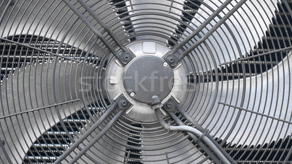 Elice în aer liber unitate căldură pompa aer Imagine de stoc © Calek