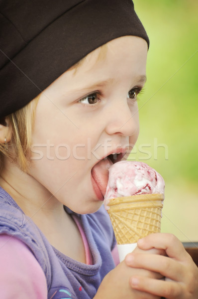 Crème glacée petite fille manger enfants heureux enfants [[stock_photo]] © Calek