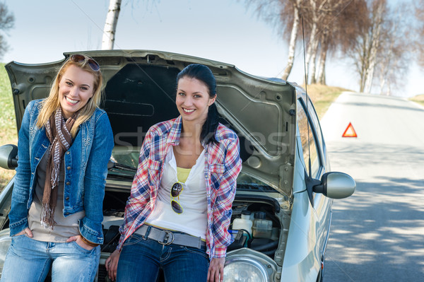 Auto due donne attesa help fallimento due Foto d'archivio © CandyboxPhoto