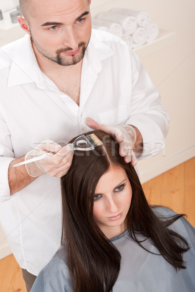 Profissional cabeleireiro cor cliente salão masculino Foto stock © CandyboxPhoto