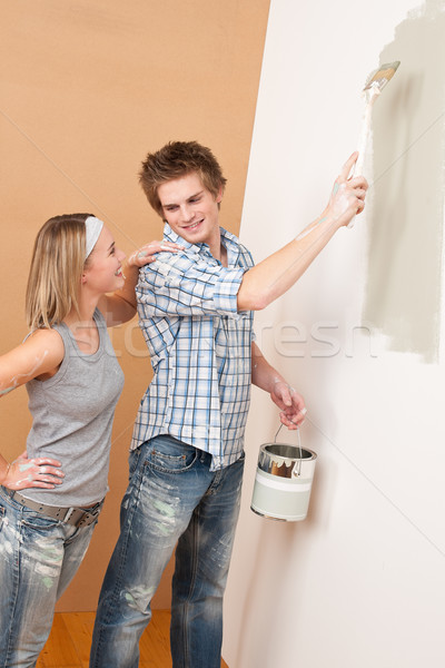 Lakásfelújítás férfi festmény fal ecset tart Stock fotó © CandyboxPhoto