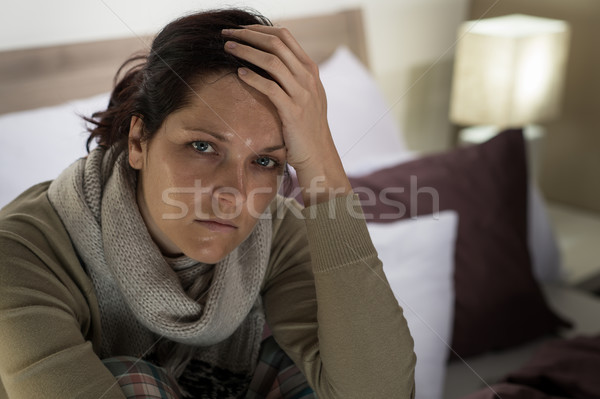 [[stock_photo]]: Femme · souffrance · fièvre · maux · de · tête · portrait · douleur