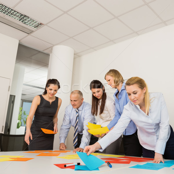 Foto stock: Negócio · colegas · discutir · sala · de · reuniões