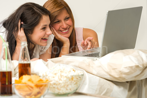 Adolescentes amigos disfrutar película noche viendo Foto stock © CandyboxPhoto