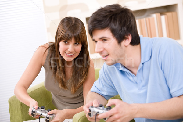 Foto stock: Estudiante · feliz · adolescentes · jugando · videojuegos · control