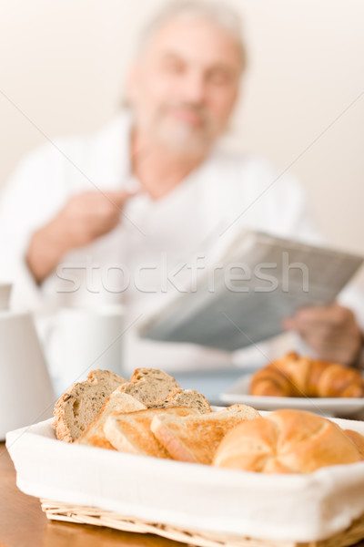 高級 成熟的男人 早餐 麵包 商業照片 © CandyboxPhoto