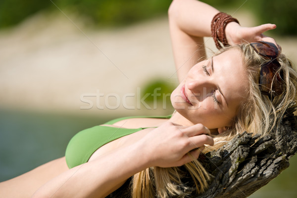 女子 放鬆 比基尼泳裝 湖 享受 商業照片 © CandyboxPhoto