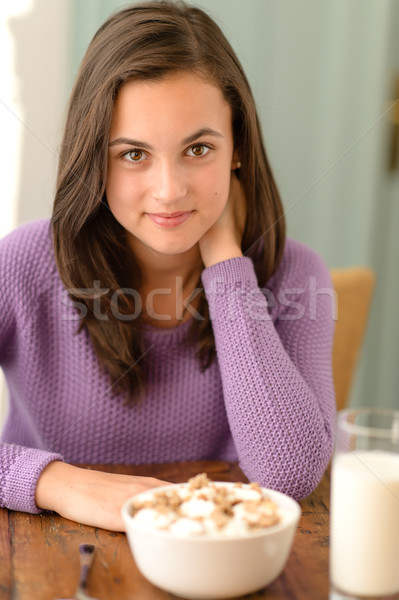 Sitzung hinter Tabelle Getreide Frühstück Stock foto © CandyboxPhoto