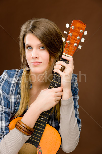 Rock Musiker Mode Frau halten Gitarre Stock foto © CandyboxPhoto