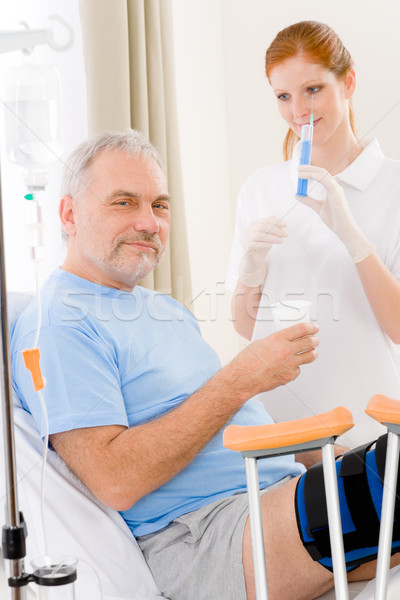 [[stock_photo]]: Hôpital · Homme · infirmière · donner · injection · patient