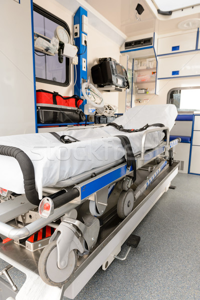 Interior vedere ambulanţă maşină sănătate medicină Imagine de stoc © CandyboxPhoto
