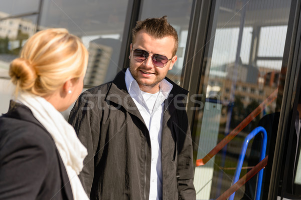Człowiek kobieta mówić czeka autobus uśmiechnięty Zdjęcia stock © CandyboxPhoto