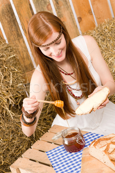 Hippie femme déjeuner grange jeunes [[stock_photo]] © CandyboxPhoto