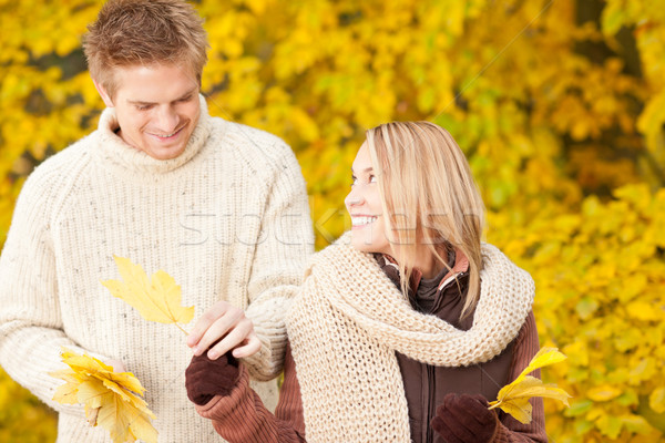 Outono feliz casal folhas parque Foto stock © CandyboxPhoto