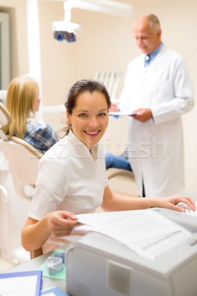 Foto stock: Dental · assistente · paciente · pessoal · documento · sorrindo