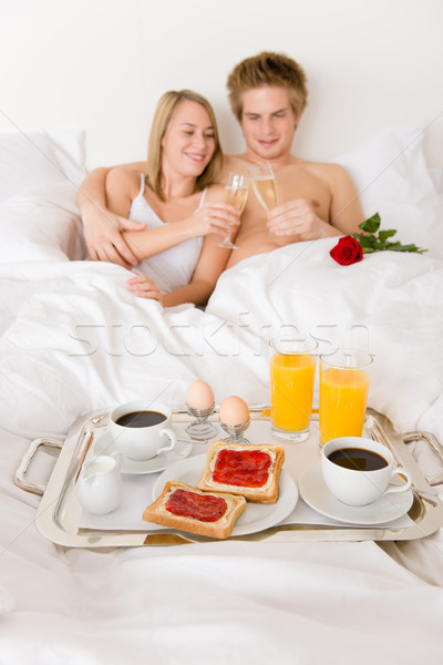 Luxus hotel nászút reggeli pár ágy Stock fotó © CandyboxPhoto