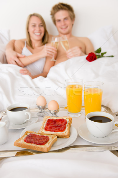 Foto stock: Lujo · hotel · luna · de · miel · desayuno · Pareja · cama