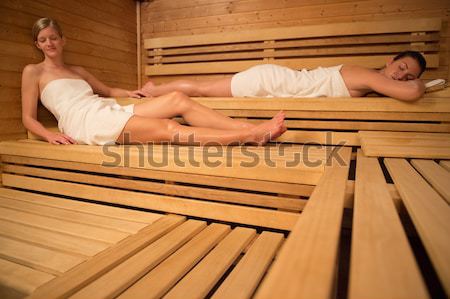 Dos mujeres relajante sauna dos las mujeres jóvenes Foto stock © CandyboxPhoto