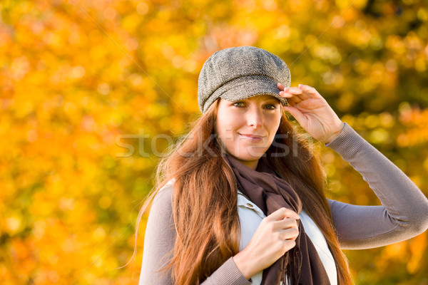 ősz park hosszú vörös haj nő divat Stock fotó © CandyboxPhoto