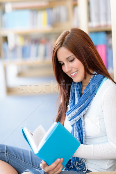 Estudante biblioteca ler livro escola secundária feminino Foto stock © CandyboxPhoto
