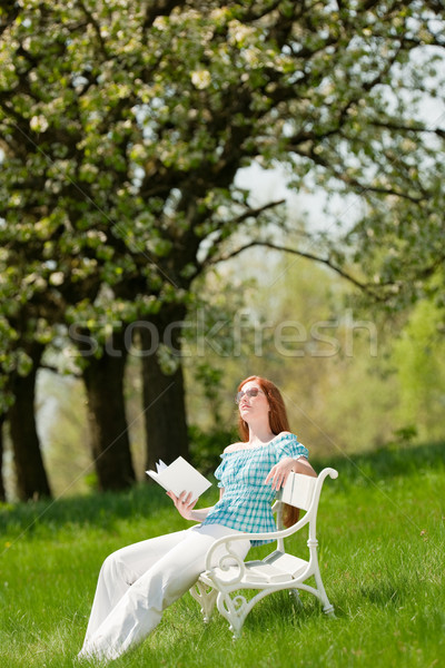 Stockfoto: Jonge · vrouw · ontspannen · bloesem · boom · voorjaar