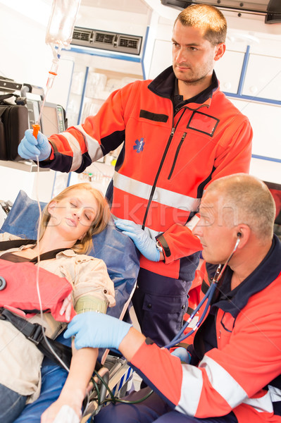 Inconstient pacient femeie caz de urgenţă ambulanţă Imagine de stoc © CandyboxPhoto