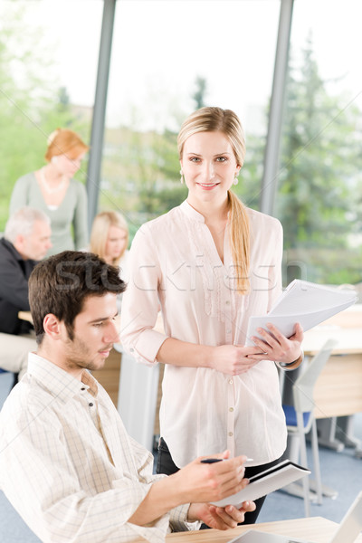 Foto stock: Estudiante · reunión · oficina · proyecto