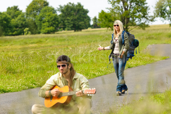 Rugzak asfalt weg spelen gitaar Stockfoto © CandyboxPhoto