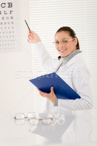 [[stock_photo]]: Opticien · médecin · femme · verres · oeil · graphique