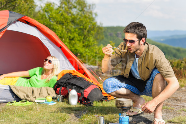 Foto stock: Camping · tenda · cozinhar · feliz