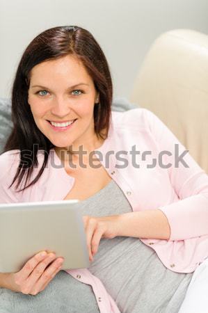 Touchscreen Tablet-Computer Frau Bett weiß Licht Stock foto © CandyboxPhoto