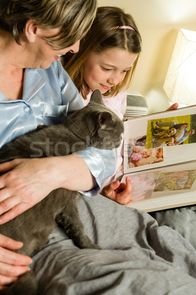 Foto stock: Vieja · nieta · tiempo · junto · mirando · fotos