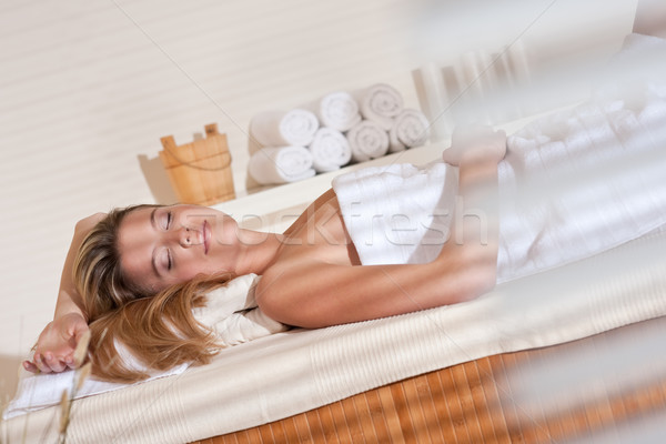 Spa jeune femme bien-être massage détente traitement Photo stock © CandyboxPhoto